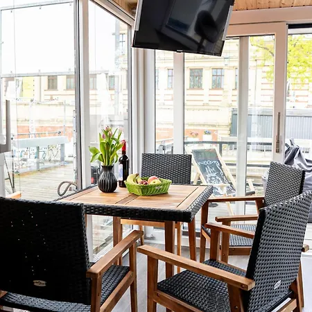 Vindua River Loft Botel *